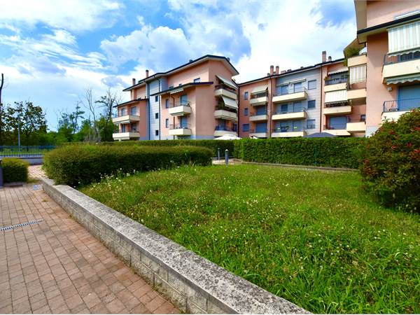 OTTIMO 2 LOCALI ELEGANTE E MODERNO AD ARESE
