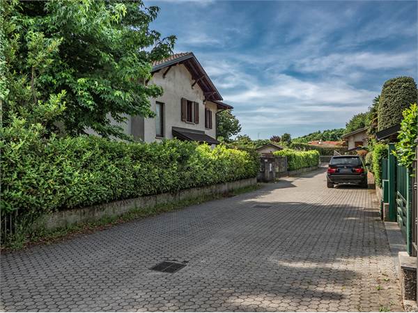 PORZIONE DI VILLA INDIPENDENTE 