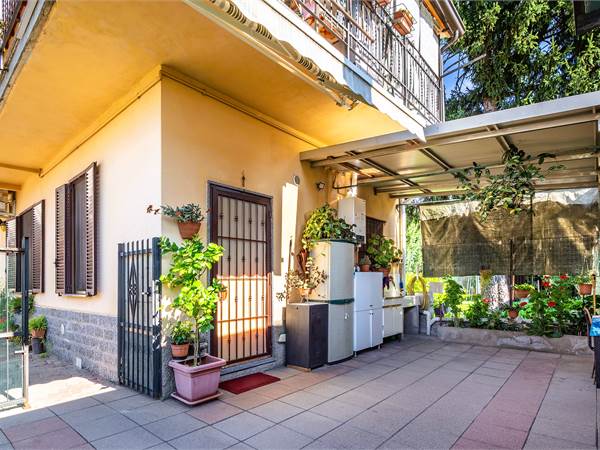 3 LOCALI CON GIARDINO E BOX DOPPIO A SARONNO