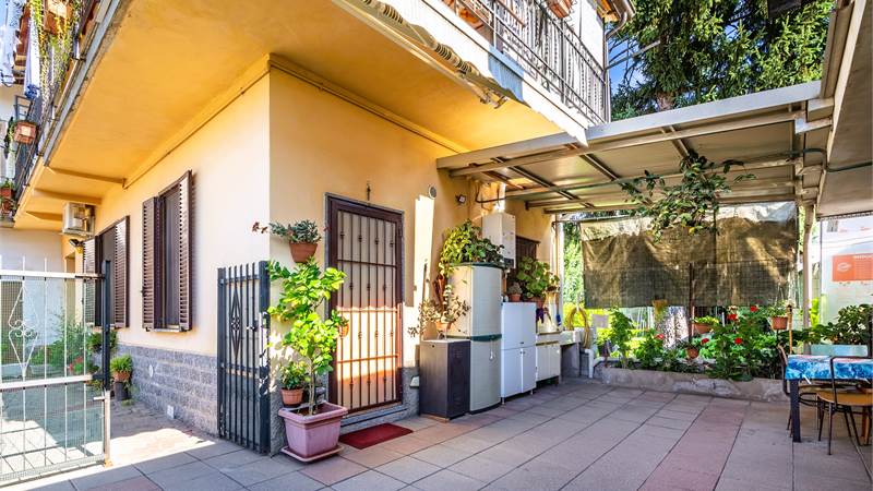 3 LOCALI CON GIARDINO E BOX DOPPIO A SARONNO