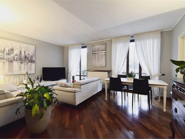 4 LOCALI con BOX e CANTINA a Rovello Porro