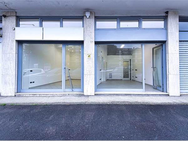 SARONNO NEGOZIO con DOPPIA VETRINA subito disponibile!