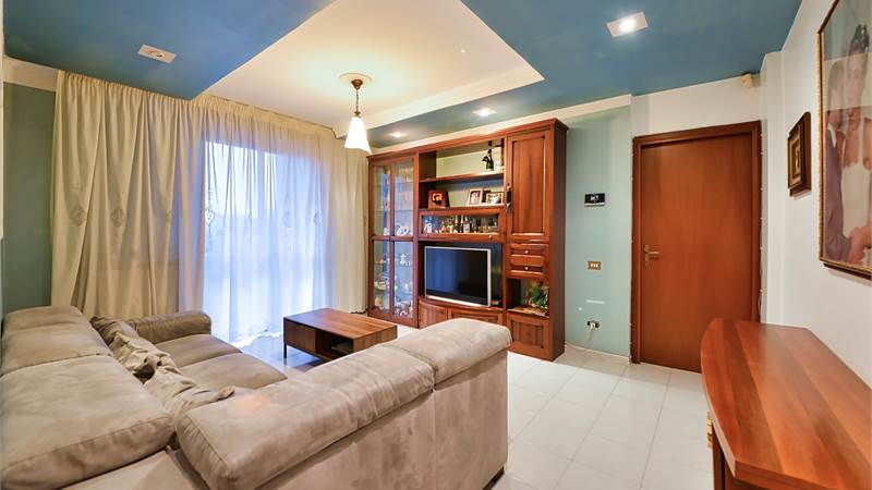 TRILOCALE CON BOX E CANTINA IN ZONA OSPEDALE A BUSTO ARSIZIO