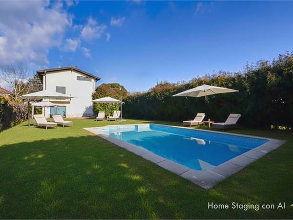 VILLA INDIPENDENTE CON PISCINA E SUPER GIARDINO PRIVATO – UN’OCCASIONE IRRIPETIBILE