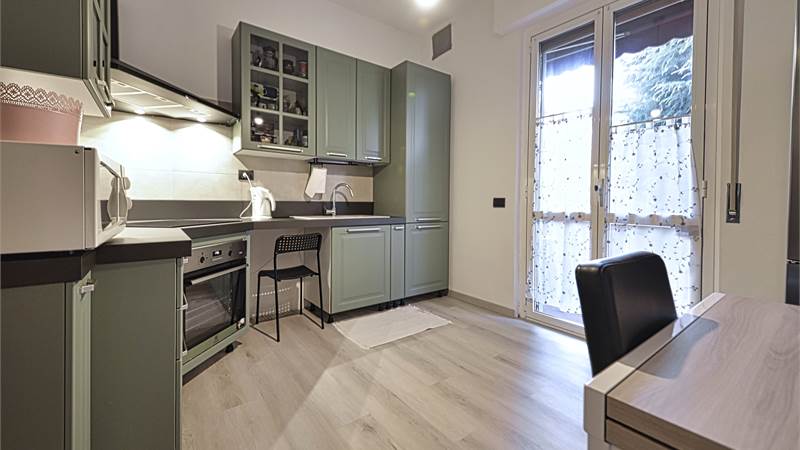 QUADRILOCALE CON BOX DOPPIO VIA PUCCINI ROVELLASCA 