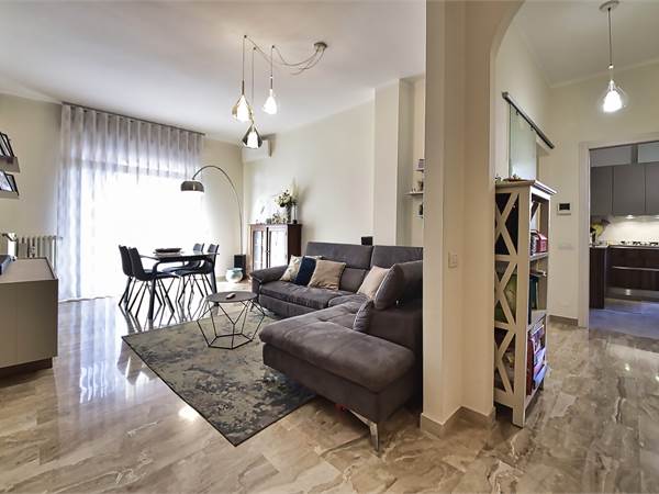 MONZA – LUMINOSO APPARTAMENTO DI 3 LOCALI CON BOX E CANTINA!