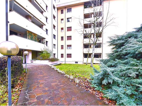 AFFITTO BILOCALE CON TERRAZZO E BOX AUTO - SARONNO