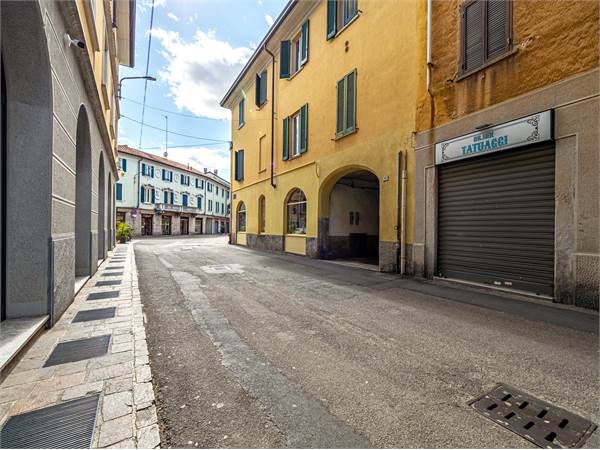 SARONNO - OPPORTUNITA' DI INVESTIMENTO IN PIENO CENTRO!