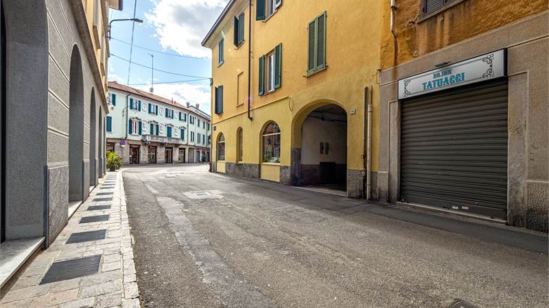 SARONNO - OPPORTUNITA' DI INVESTIMENTO IN PIENO CENTRO!