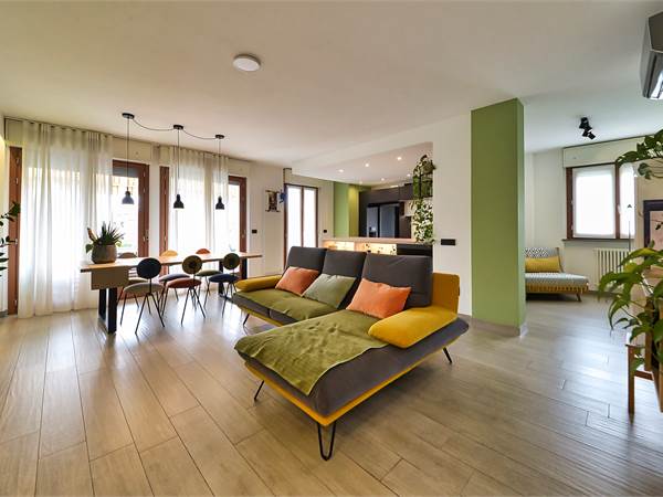 SARONNO - TRILOCALE CON TERRAZZO, BOX AUTO E CANTINA