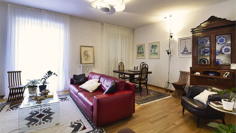 SARONNO – NUDA PROPRIETÀ DI TRILOCALE IN CENTRO CON BALCONI E DUE CANTINE