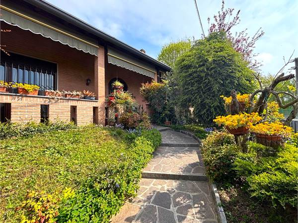 Elegante villa singola a Gerenzano