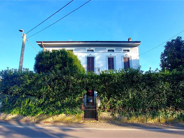 Eleganza e Tranquillità in Una Villa Signorile