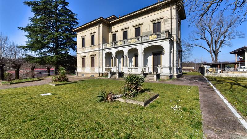 Villa d’altri tempi tra storia e charme: un sogno da riportare alla luce