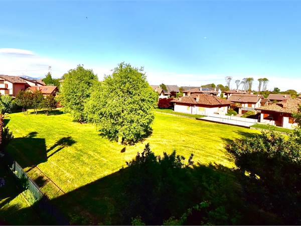 ATTICO con Terrazzo panoramico, ampi spazi e tranquillità a due passi dalla stazione