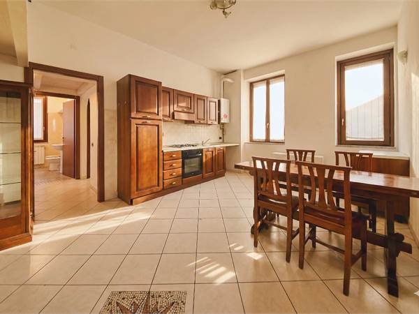 Bilocale + Studio con Posto Auto – Zero Scale, Massima Resa!